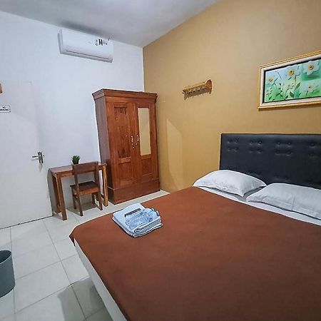 Syafa Homestay Syariah Mitra Reddoorz Tuban  Dış mekan fotoğraf