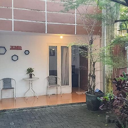 Syafa Homestay Syariah Mitra Reddoorz Tuban  Dış mekan fotoğraf