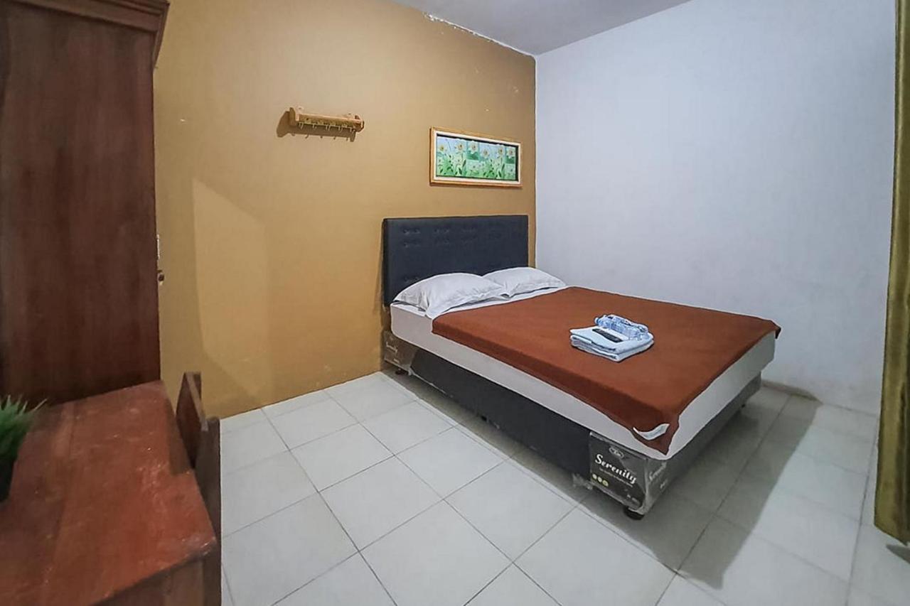 Syafa Homestay Syariah Mitra Reddoorz Tuban  Dış mekan fotoğraf
