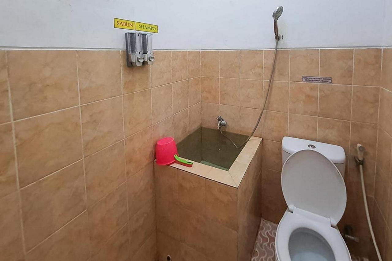 Syafa Homestay Syariah Mitra Reddoorz Tuban  Dış mekan fotoğraf