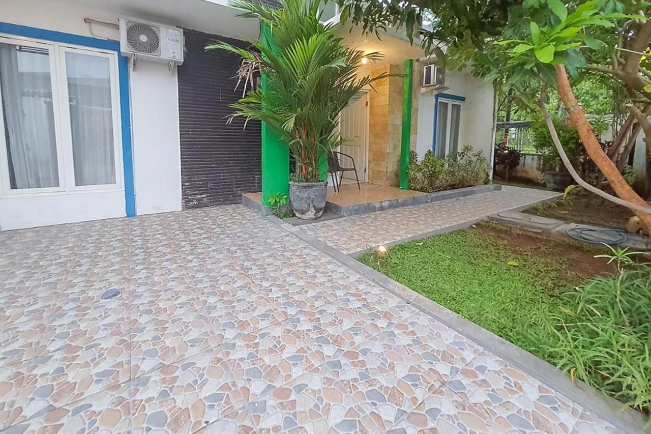 Syafa Homestay Syariah Mitra Reddoorz Tuban  Dış mekan fotoğraf