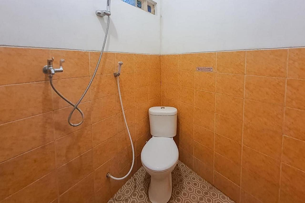 Syafa Homestay Syariah Mitra Reddoorz Tuban  Dış mekan fotoğraf