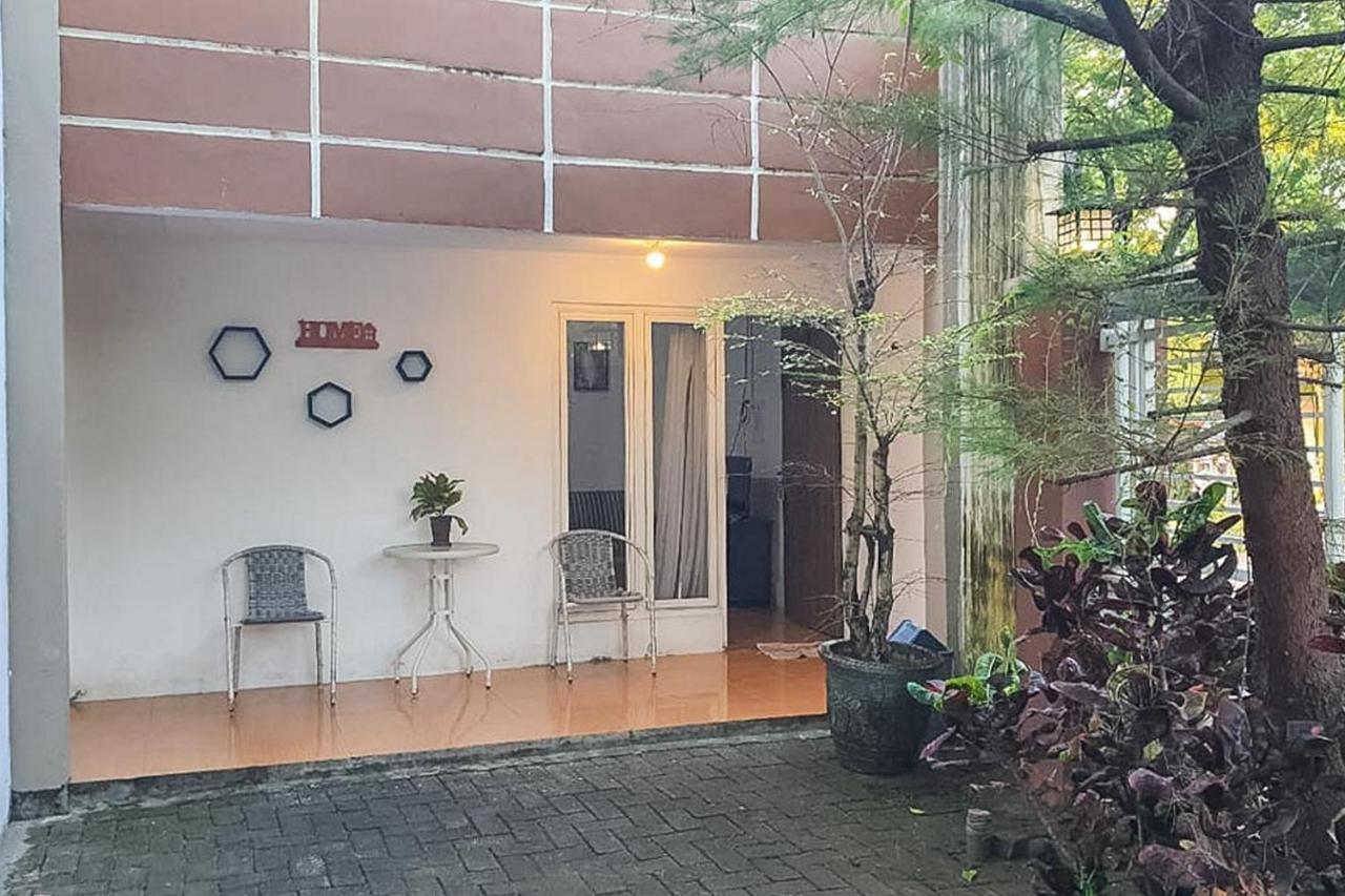 Syafa Homestay Syariah Mitra Reddoorz Tuban  Dış mekan fotoğraf